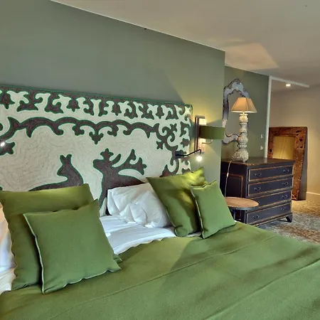 Maison De Famille Les 5 Freres Hotell 3*