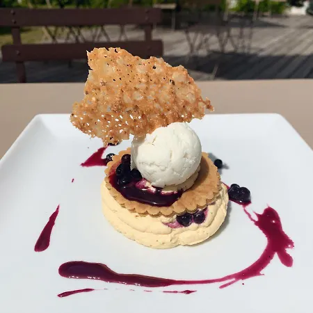 Hotell Maison De Famille Les 5 Freres 3*