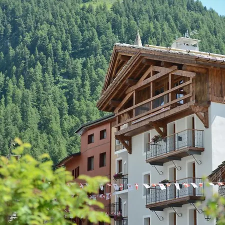 Maison De Famille Les 5 Freres Val-dʼIsère