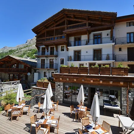 Hotel Maison De Famille Les 5 Freres 3*