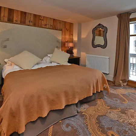 Hotel Maison De Famille Les 5 Freres 3*