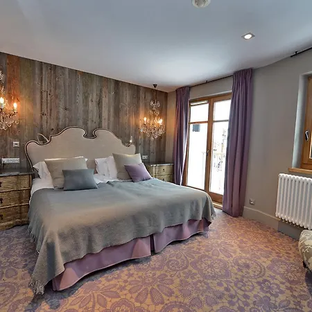 Maison De Famille Les 5 Freres Hotel